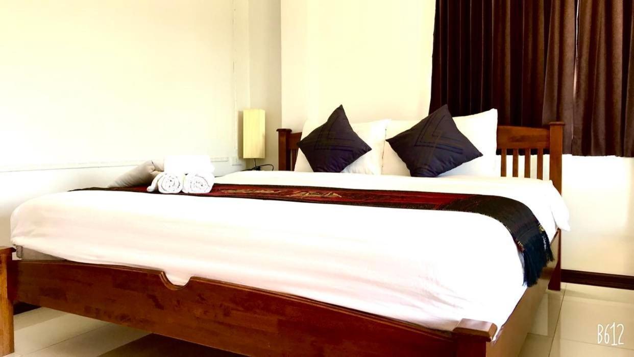 Ez House Hotel Sukhothai Exterior photo