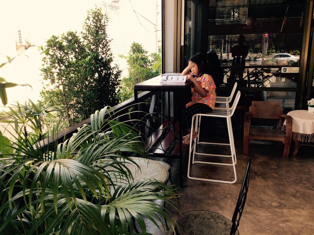 Ez House Hotel Sukhothai Exterior photo