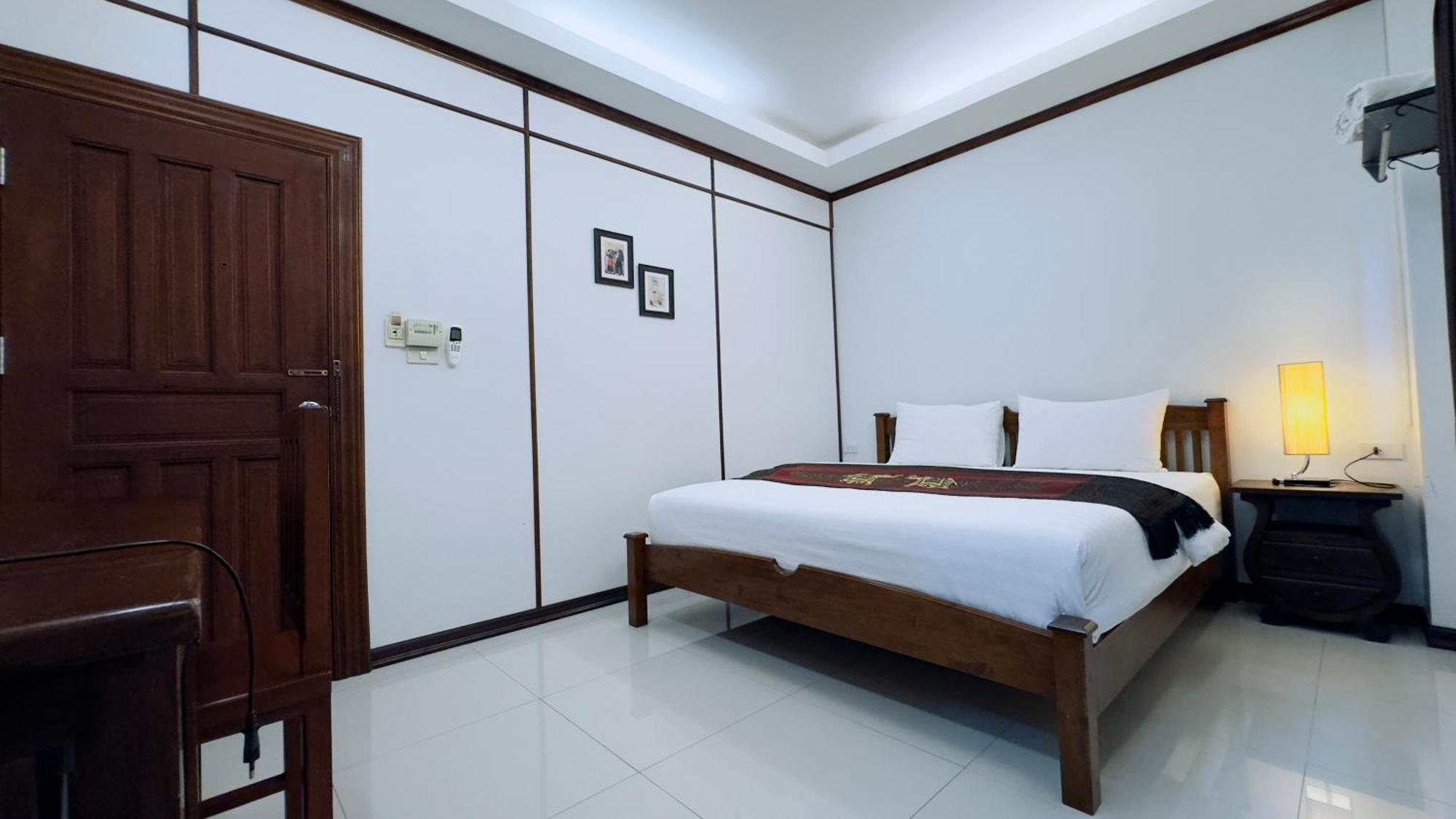 Ez House Hotel Sukhothai Exterior photo