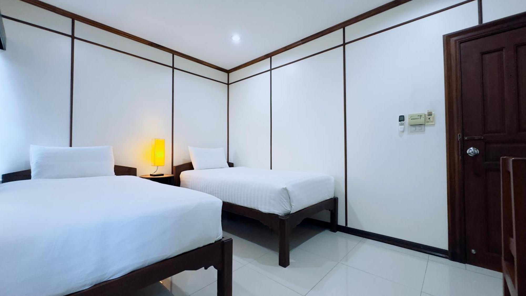 Ez House Hotel Sukhothai Exterior photo