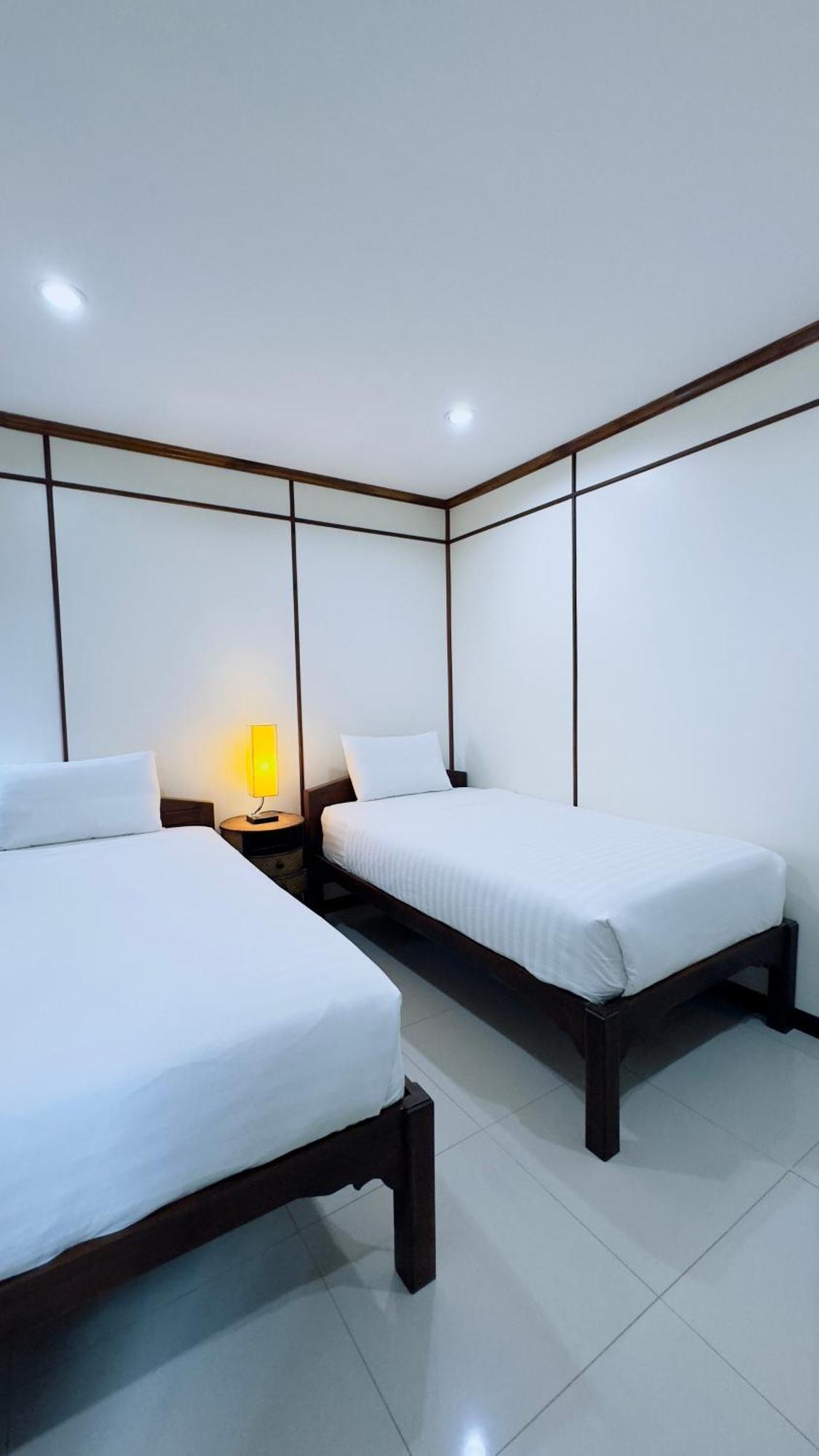 Ez House Hotel Sukhothai Exterior photo