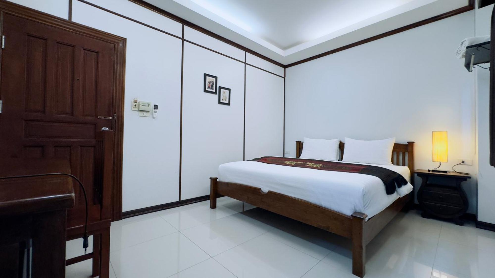 Ez House Hotel Sukhothai Exterior photo