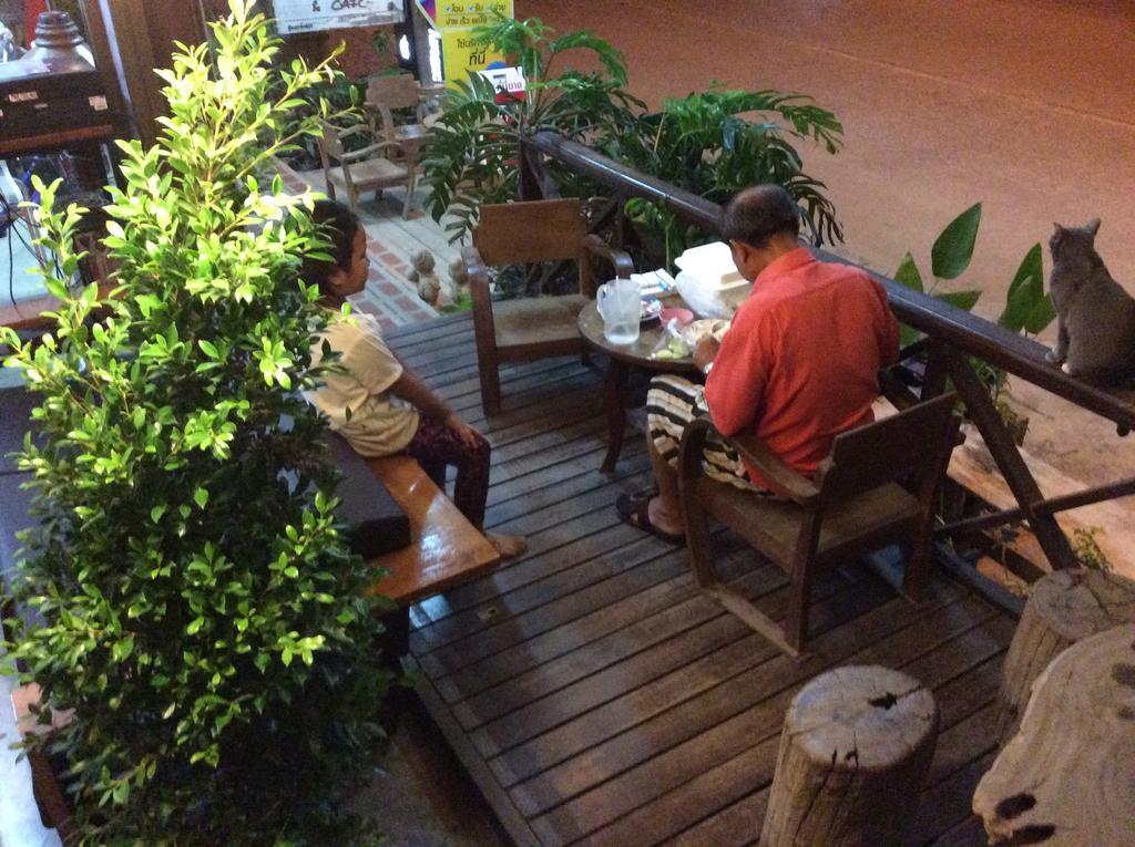 Ez House Hotel Sukhothai Exterior photo