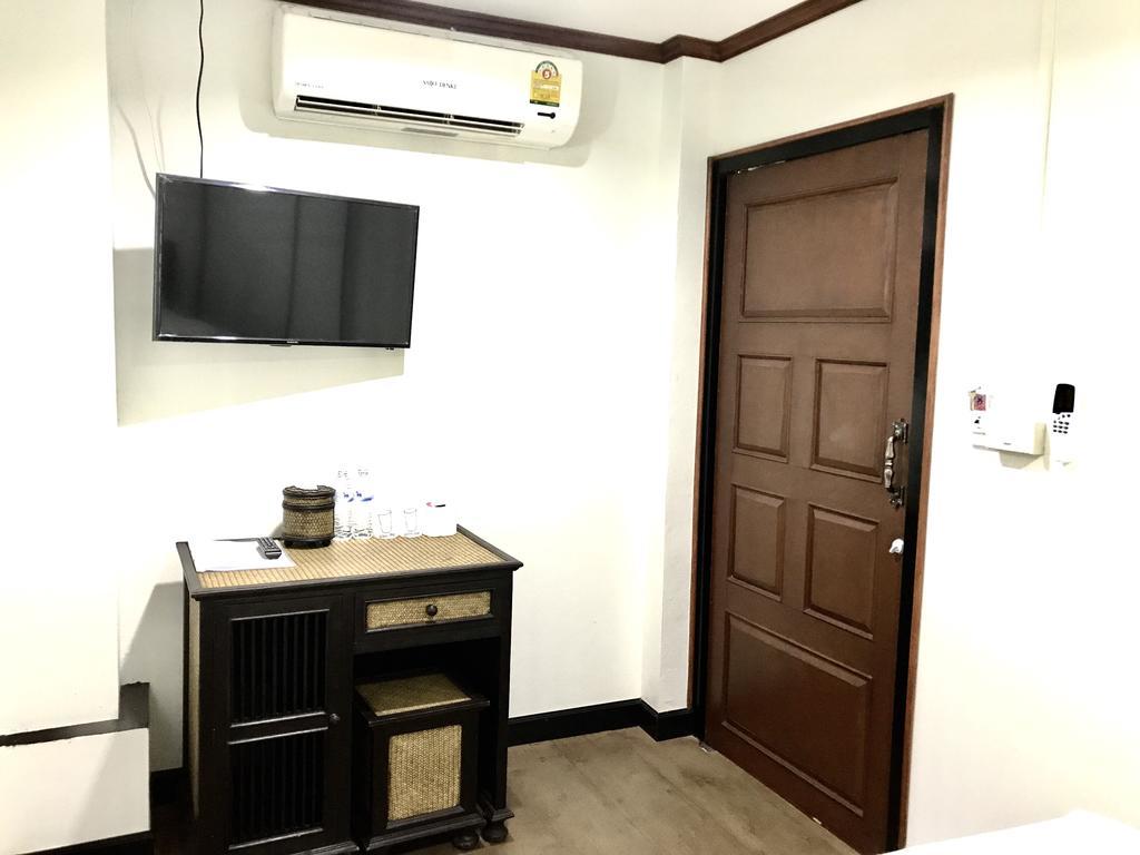 Ez House Hotel Sukhothai Exterior photo